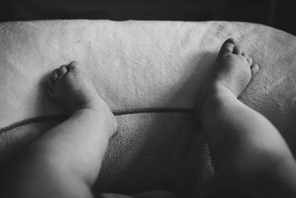 Pies de un bebe recien nacido
